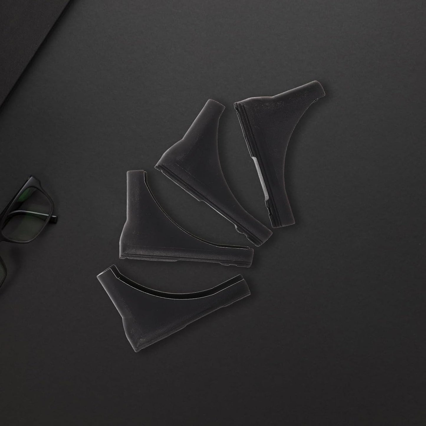  Zerodeko Housses Pour Pieds De Portant à Vêtements En Plastique Noir, Protection Antidérapante Et Résistante Pour Séchoir à Linge, Lot De 4, Adaptées Aux Sols Carrelés Et Espaces Partagés